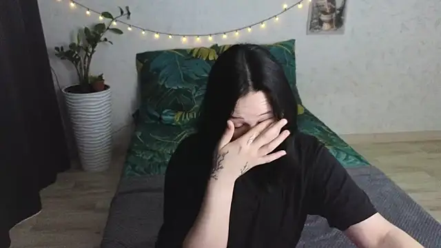 Tori cute online show from 14, 6, 2026