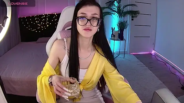 Snapshot of Ariella_Me chatting on 23, 5, 2026 Ariella Me online show from 23, 5, 2026