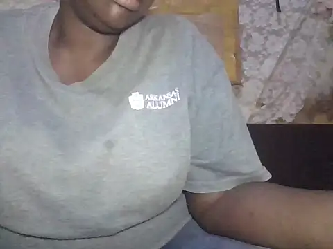 Snapshot of queenrosa3 chatting on 7, 7, 2026 queenrosa3 online show from 7, 7, 2026