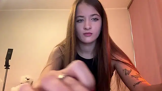 cute nessy online show from 19, 5, 2026