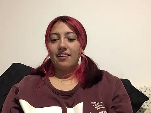Snapshot of Emma_Cut chatting on 4, 6, 2026 Emma Cut online show from 4, 6, 2026