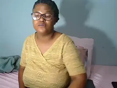 Snapshot of CandyYumsAerolaXX chatting on 21, 5, 2026 CandyYumsAerolaXX online show from 21, 5, 2026