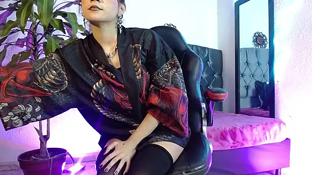 Snapshot of Henutmire_Rossi chatting on 3, 6, 2026 Henutmire Rossi online show from 3, 6, 2026
