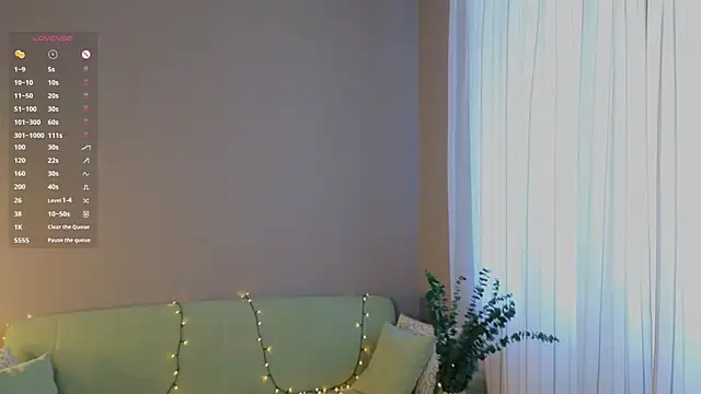 Snapshot of DivaCrystal_ chatting on 9, 7, 2026 DivaCrystal online show from 9, 7, 2026
