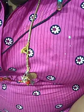 Snapshot of geetha431 chatting on 13, 7, 2026 geetha431 online show from 13, 7, 2026