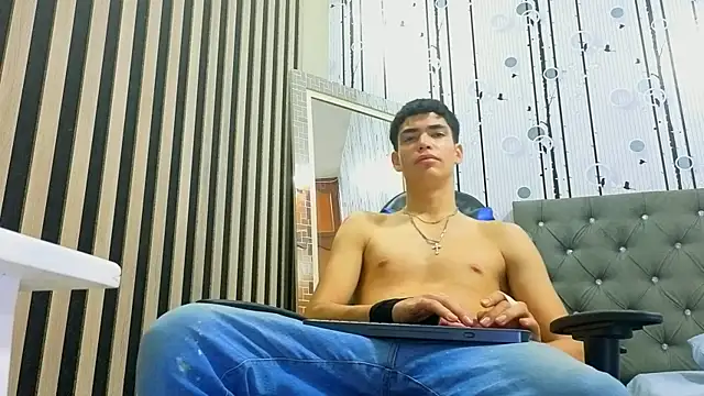 AxelSavage11 online show from 26, 5, 2026