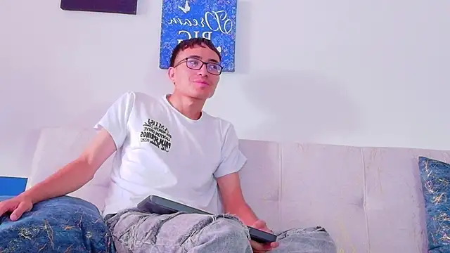 Snapshot of Gael_Rivers chatting on 27, 5, 2026 Gael Rivers online show from 27, 5, 2026