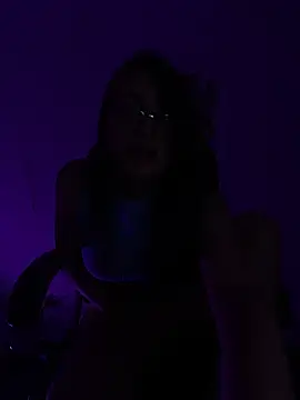 MoonLitDoll online show from 6, 7, 2026