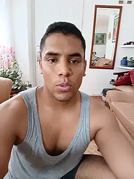 Snapshot of MiloThatch08 chatting on 21, 5, 2026 MiloThatch08 online show from 21, 5, 2026