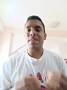Snapshot of MiloThatch08 chatting on 22, 5, 2026 MiloThatch08 online show from 22, 5, 2026