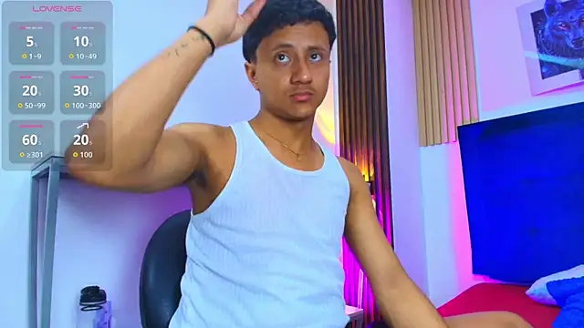 Snapshot of Thiago_Nova chatting on 5, 7, 2026 Thiago Nova online show from 5, 7, 2026