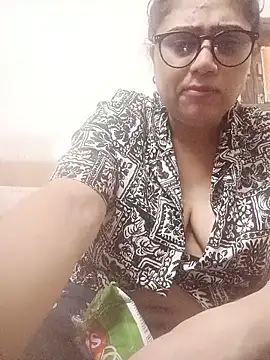 Snapshot of yourchahat27 chatting on 14, 6, 2026 yourchahat27 online show from 14, 6, 2026