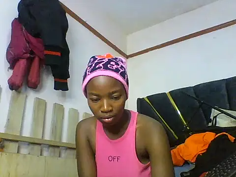 Snapshot of aliana082169 chatting on 6, 6, 2026 aliana082169 online show from 6, 6, 2026