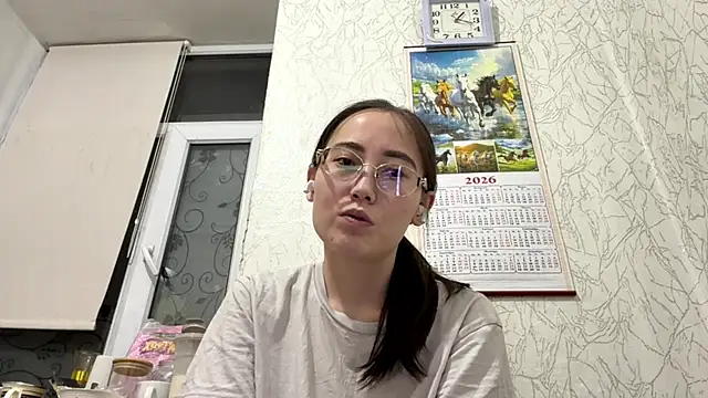Snapshot of VickieTrudo chatting on 8, 6, 2026 VickieTrudo online show from 8, 6, 2026
