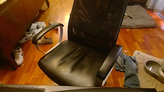 Snapshot of Clevername90 chatting on 15, 2, 2025 Clevername90 online show from 15, 2, 2025