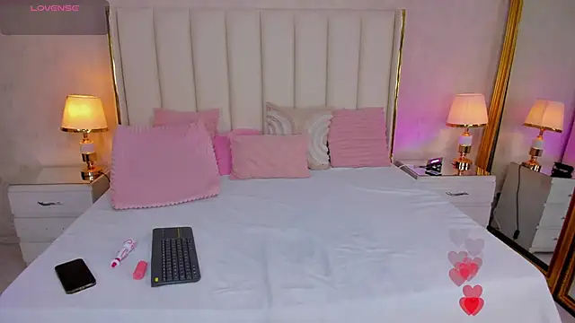 KaylaDavies online show from 13, 6, 2026