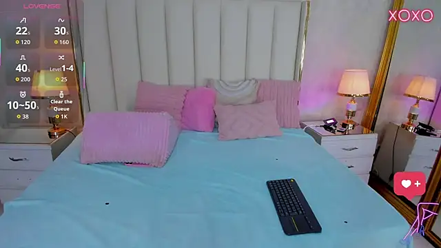 KaylaDavies online show from 25, 6, 2026