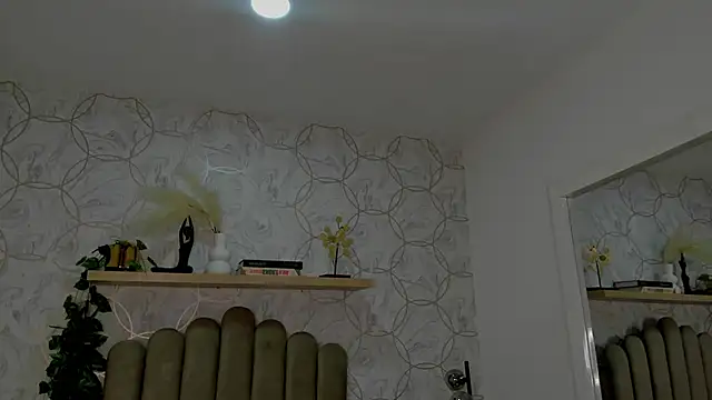 Snapshot of luna_bellucci chatting on 13, 6, 2026 luna bellucci online show from 13, 6, 2026