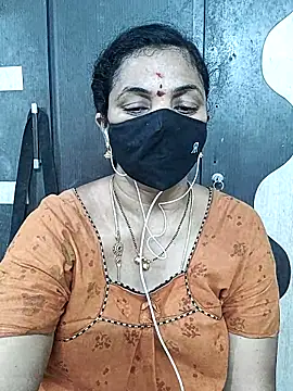 Snapshot of Leela_555 chatting on 18, 6, 2026 Leela 555 online show from 18, 6, 2026