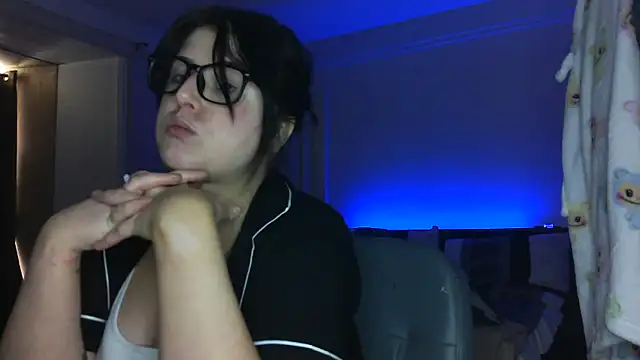 Snapshot of LucyLou31 chatting on 14, 6, 2026 LucyLou31 online show from 14, 6, 2026