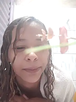 Snapshot of littlehoney00 chatting on 22, 5, 2026 littlehoney00 online show from 22, 5, 2026