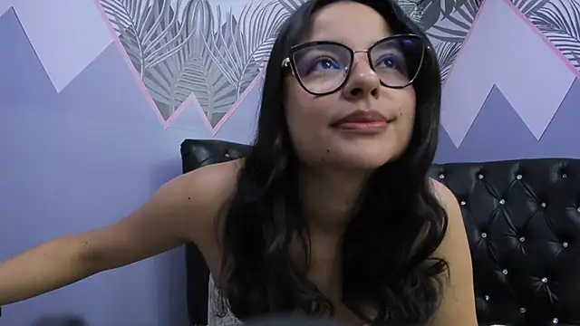 Snapshot of AuroraGreyy chatting on 3, 7, 2026 AuroraGreyy online show from 3, 7, 2026