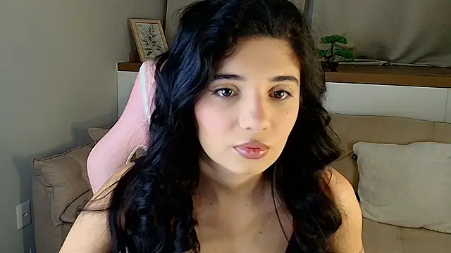 Snapshot of Rose_Desiree chatting on 15, 6, 2026 Rose Desiree online show from 15, 6, 2026