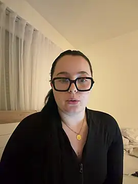 FemiNoir online show from 5, 6, 2026