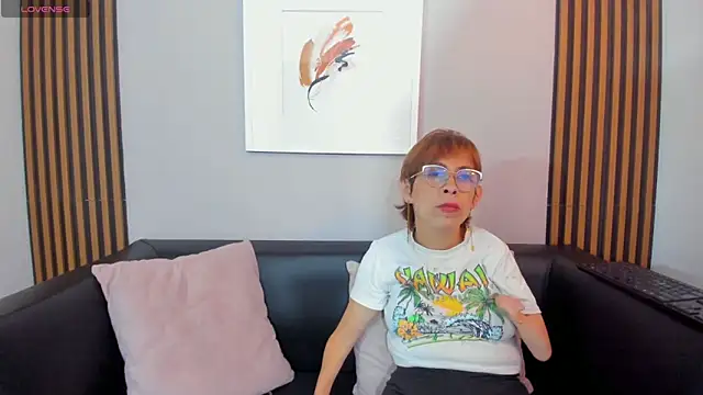 Snapshot of Madame_mature1 chatting on 16, 6, 2026 Madame mature1 online show from 16, 6, 2026