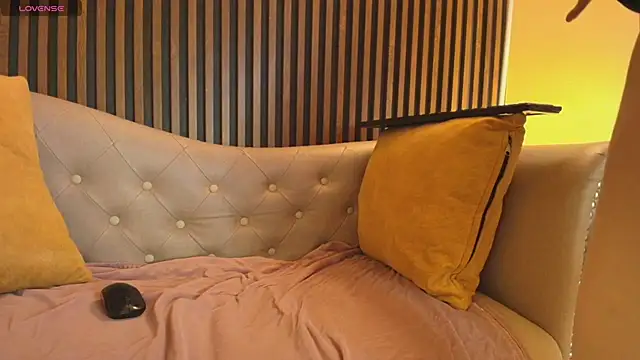 Snapshot of Madame_mature1 chatting on 7, 7, 2026 Madame mature1 online show from 7, 7, 2026