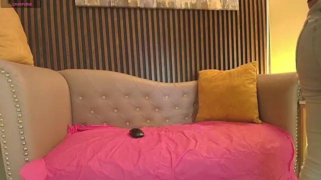 Snapshot of Madame_mature1 chatting on 9, 7, 2026 Madame mature1 online show from 9, 7, 2026