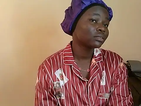 Snapshot of roziebeauty chatting on 4, 7, 2026 roziebeauty online show from 4, 7, 2026
