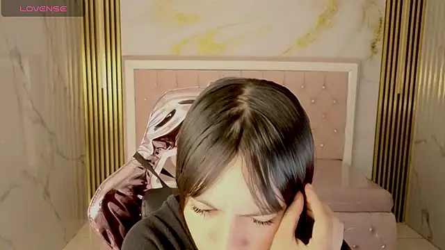 Snapshot of isabeau_s chatting on 9, 7, 2026 isabeau s online show from 9, 7, 2026