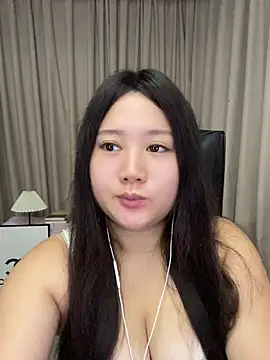 Snapshot of Luckysisi-s chatting on 13, 7, 2026 Luckysisi-s online show from 13, 7, 2026
