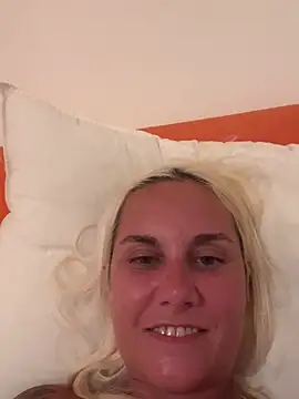 Snapshot of Sofia_beee chatting on 26, 6, 2026 Sofia beee online show from 26, 6, 2026