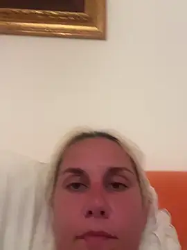 Snapshot of Sofia_beee chatting on 3, 7, 2026 Sofia beee online show from 3, 7, 2026