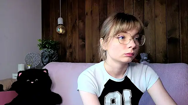 IvoryPesante online show from 12, 6, 2026