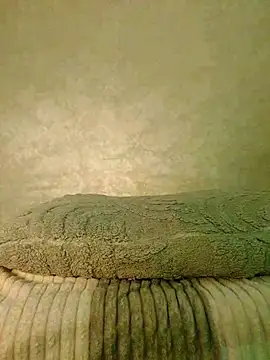 Snapshot of Hala-hoot chatting on 8, 7, 2026 Hala-hoot online show from 8, 7, 2026