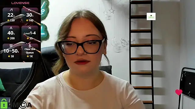 Snapshot of JuliNy_x chatting on 4, 6, 2026 JuliNy x online show from 4, 6, 2026
