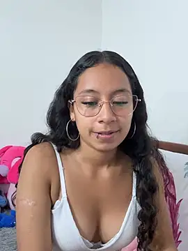 Snapshot of Violetlove_ chatting on 24, 6, 2026 Violetlove online show from 24, 6, 2026