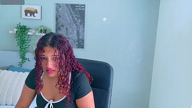 AmeliaLaurent  online show from 10, 7, 2026