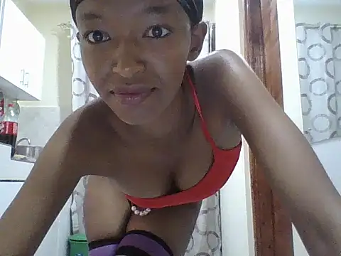 Snapshot of Miss_lavagirl chatting on 18, 6, 2026 Miss lavagirl online show from 18, 6, 2026