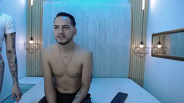 Snapshot of CarolinaySebas chatting on 8, 7, 2026 CarolinaySebas online show from 8, 7, 2026