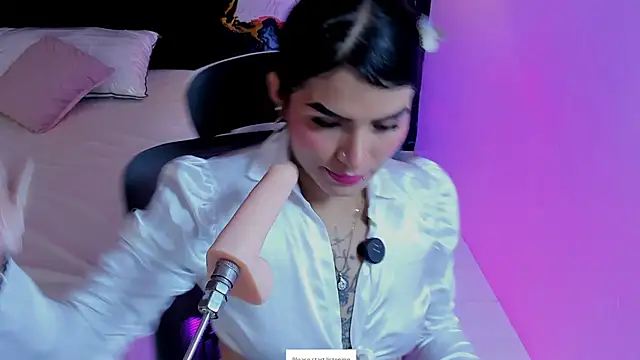 Snapshot of Alanna_Wild chatting on 26, 6, 2026 Alanna Wild online show from 26, 6, 2026