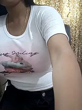 Snapshot of Moonlight-Babe chatting on 2, 8, 2026 Moonlight-Babe online show from 2, 8, 2026