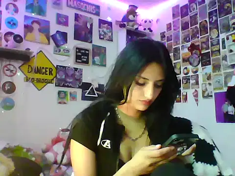 Snapshot of angelgirl2006 chatting on 8, 6, 2026 angelgirl2006 online show from 8, 6, 2026