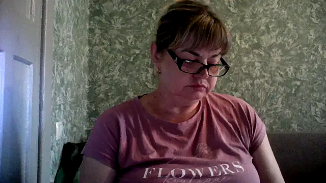Snapshot of Empress211 chatting on 2, 6, 2026 Empress211 online show from 2, 6, 2026