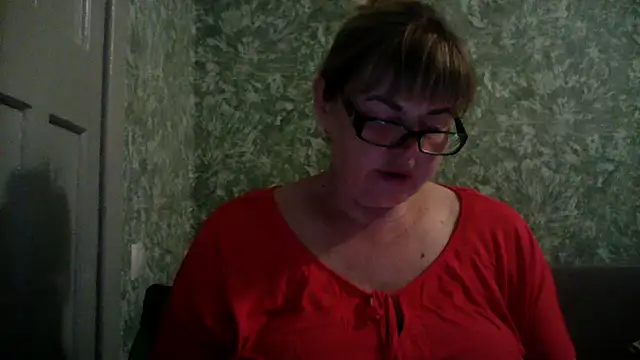 Snapshot of Empress211 chatting on 3, 6, 2026 Empress211 online show from 3, 6, 2026