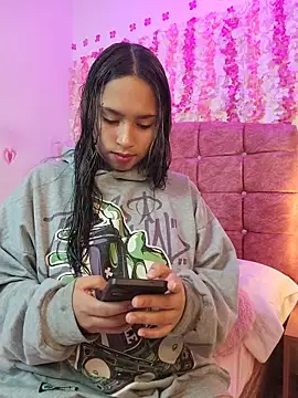 Snapshot of Evangeline_Salas chatting on 22, 6, 2026 Evangeline Salas online show from 22, 6, 2026