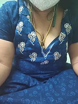 Snapshot of Tamil-kaviya98 chatting on 18, 6, 2026 Tamil-kaviya98 online show from 18, 6, 2026